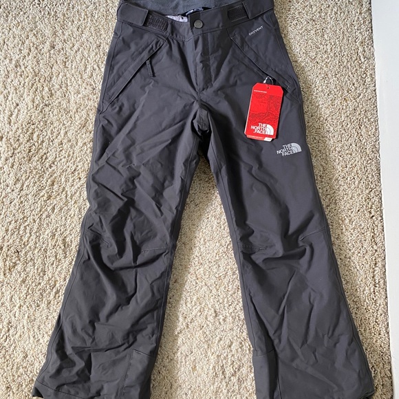 🎉HP🎉 NWT The North Face Girls’ Insulated Pants